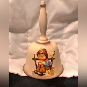 1982 Hummel Goebel Annual Bell